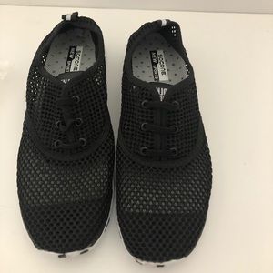 Aleader Women’s water shoes size 10, EU 42 NEW
